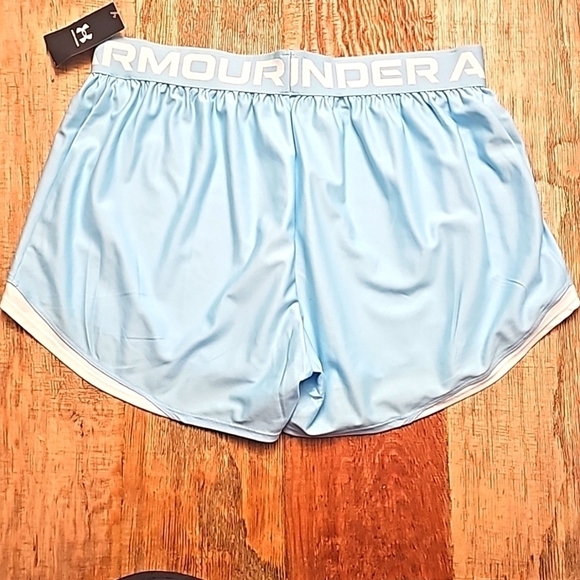 Under Armour women's shorts - Picture 2 of 3